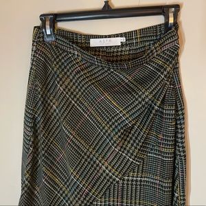 ASTR Contemporary Designed Skirt - Small
